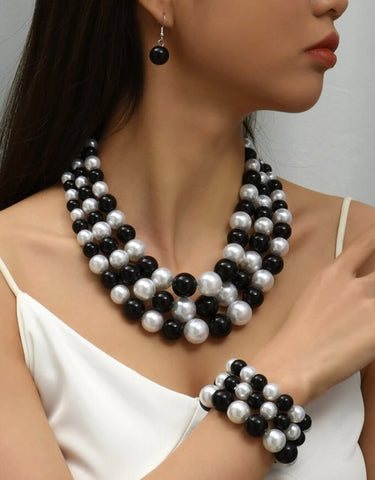 Black & White Chunky Necklace Set